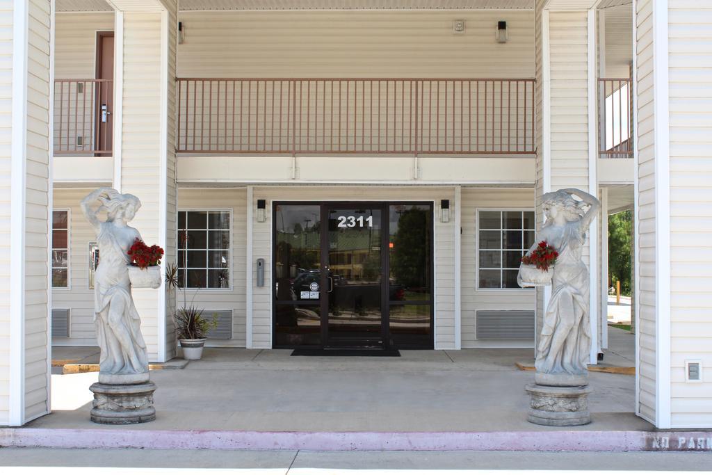 Carom Inn A Travelodge By Wyndham Denham Springs-Baton Rouge Exterior foto